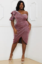 Load image into Gallery viewer, Glittered Ruffle
