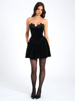 Load image into Gallery viewer, Nora
