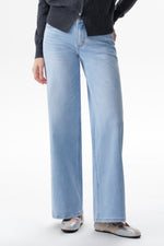 Load image into Gallery viewer, BBL Jeans
